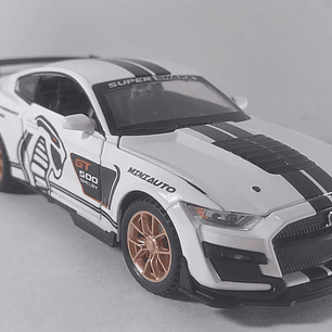 Shelby gt 500 blanco escala 1/32 marca minauto