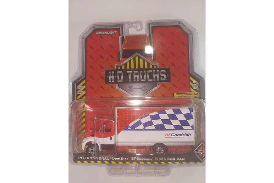 international Durastar camion BF goodrich 1:64 greenlight