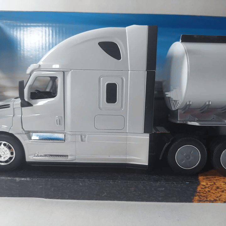 Mula Freightliner CASCADIA furgon 1/32 blanca , welly 6