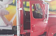 Mezcladora (mixer) Freightliner 114SD color rojo , New Ray, Escala 1-32