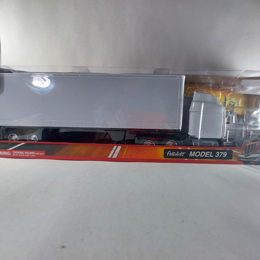 mulaPeterbilt 379 furgon ,1/32 ,New Ray 12