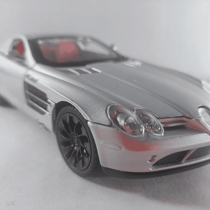 MERCEDES BENZ SLR MCLAREN  PLATA 1-24 MARCA NEWAO 1