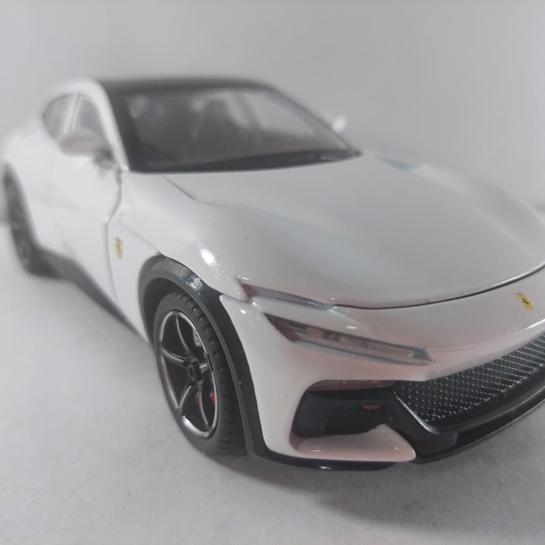 Ferrari pura sangue Escala 1/24, luces y sonidos 1