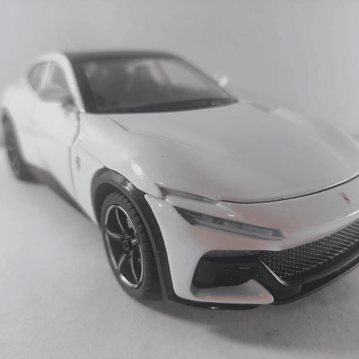 Ferrari pura sangue Escala 1/24, luces y sonidos 1