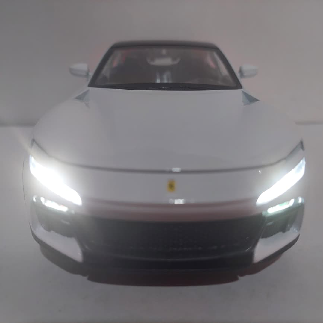 Ferrari pura sangue Escala 1/24, luces y sonidos 3