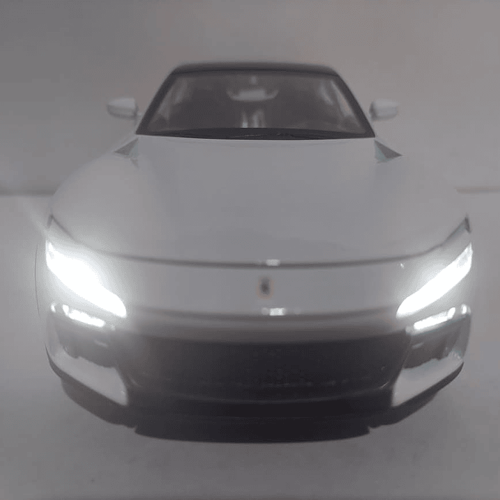 Ferrari pura sangue Escala 1/24, luces y sonidos 3