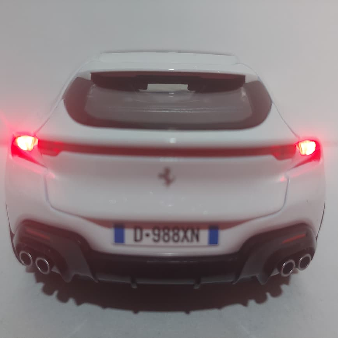 Ferrari pura sangue Escala 1/24, luces y sonidos 4