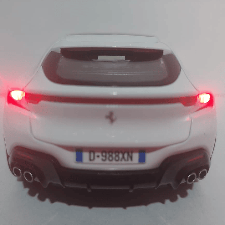 Ferrari pura sangue Escala 1/24, luces y sonidos 4