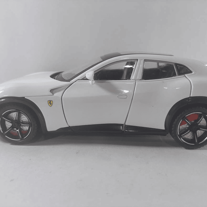 Ferrari pura sangue Escala 1/24, luces y sonidos 6