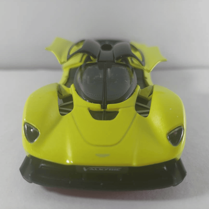 ASTON MARTIN VALKYRIE verde Kinsmart, Escala 1-36 -  5
