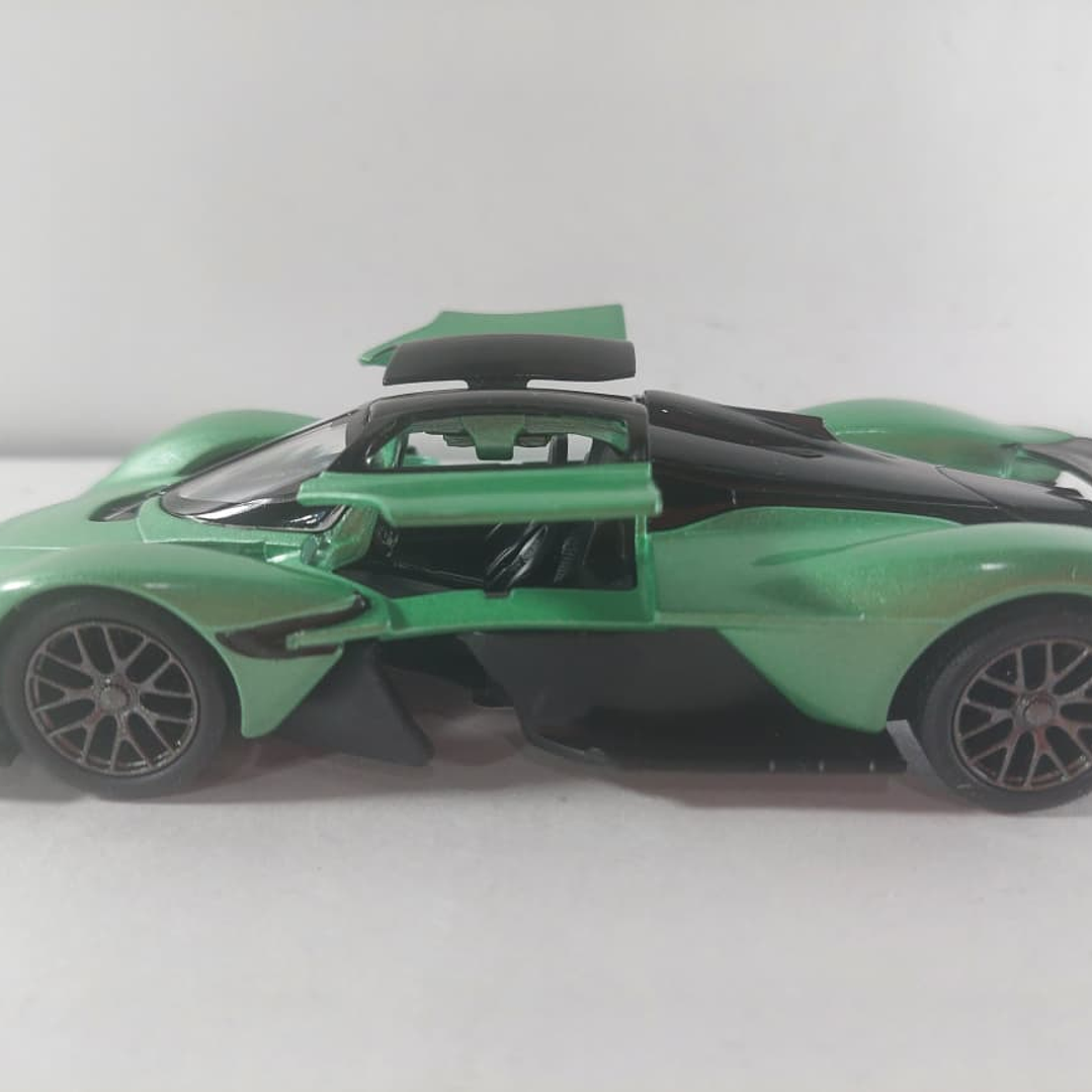 ASTON MARTIN VALKYRIE AZUL Kinsmart, Escala 1-36  5