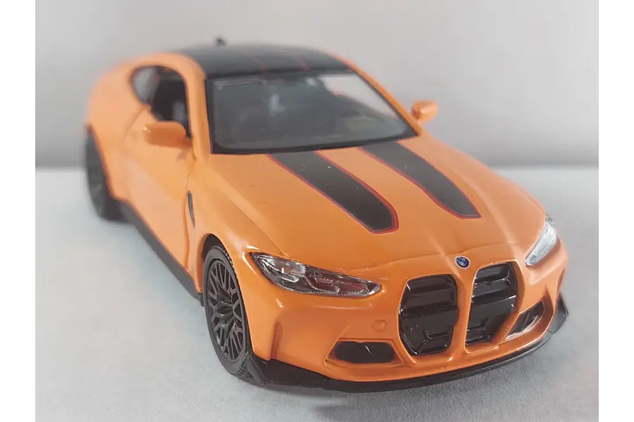 BMW M4 CSL G82  1/36 RMZ naranja