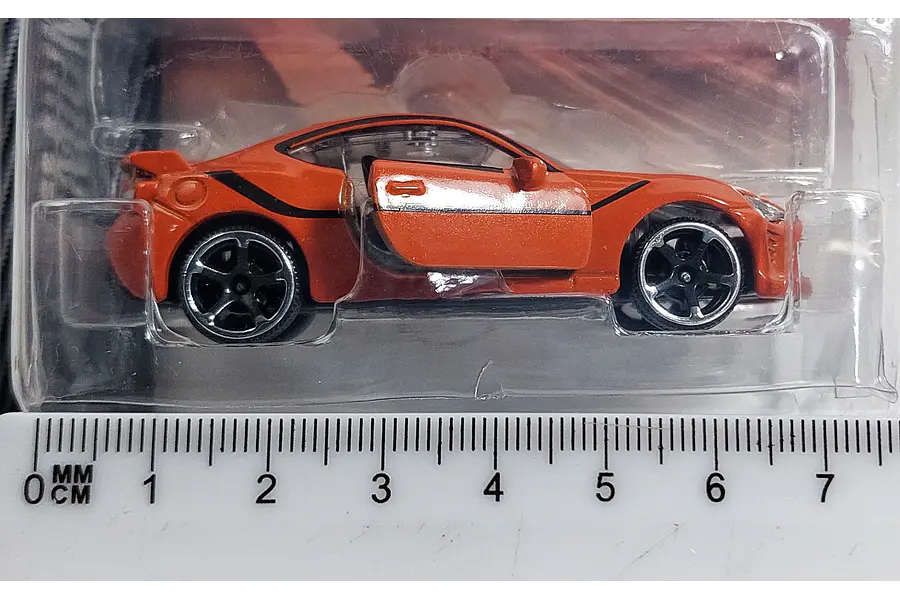 TOYOTA GT86 1/64 DE MAJORETTE