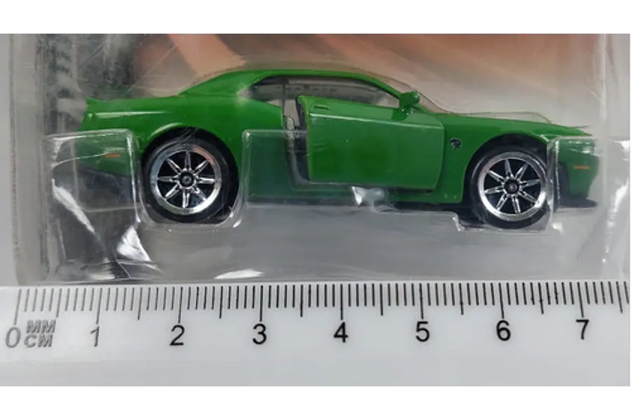 Dodge Challenger Srt Hellcat, Escala 1/64, Marca Majorette 