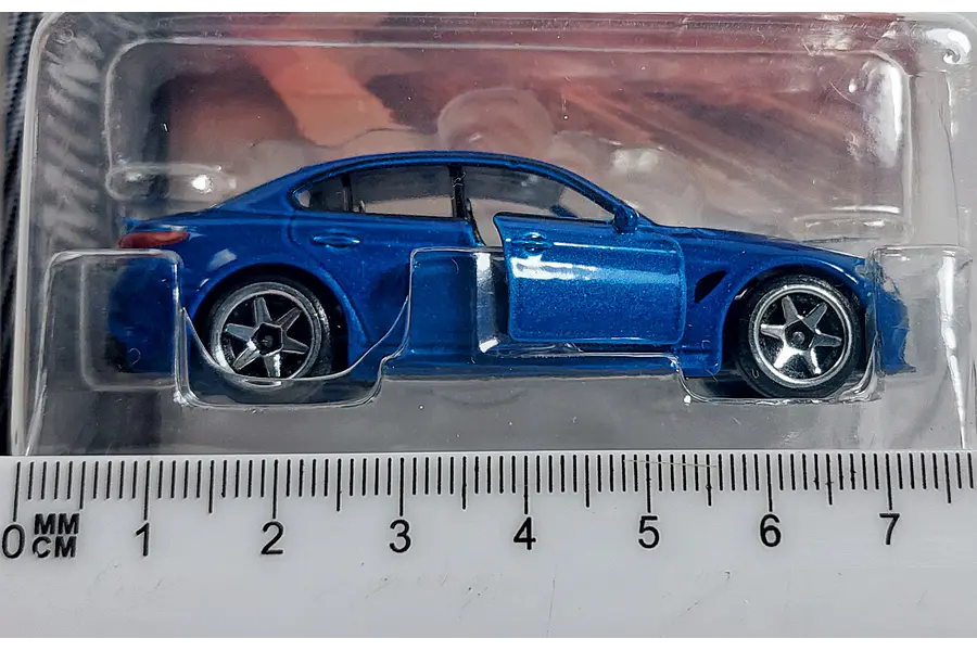 Alfa Romeo Giulia A Escala 1/64 Majorette - 