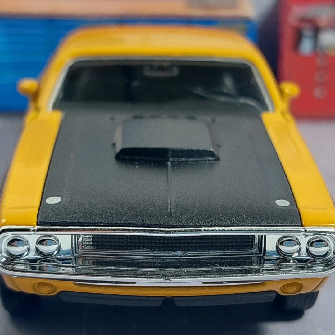 Dodge Challenger TA 1970 escala 1/36 welly 3