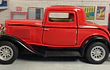 FORD 3 VENTANAS 1932 marca KINSMART , Escala 1-36