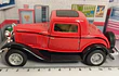 FORD 3 VENTANAS 1932 marca KINSMART , Escala 1-36