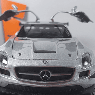 Mercedes Benz SLS AMG GT3, plateado, 1/24