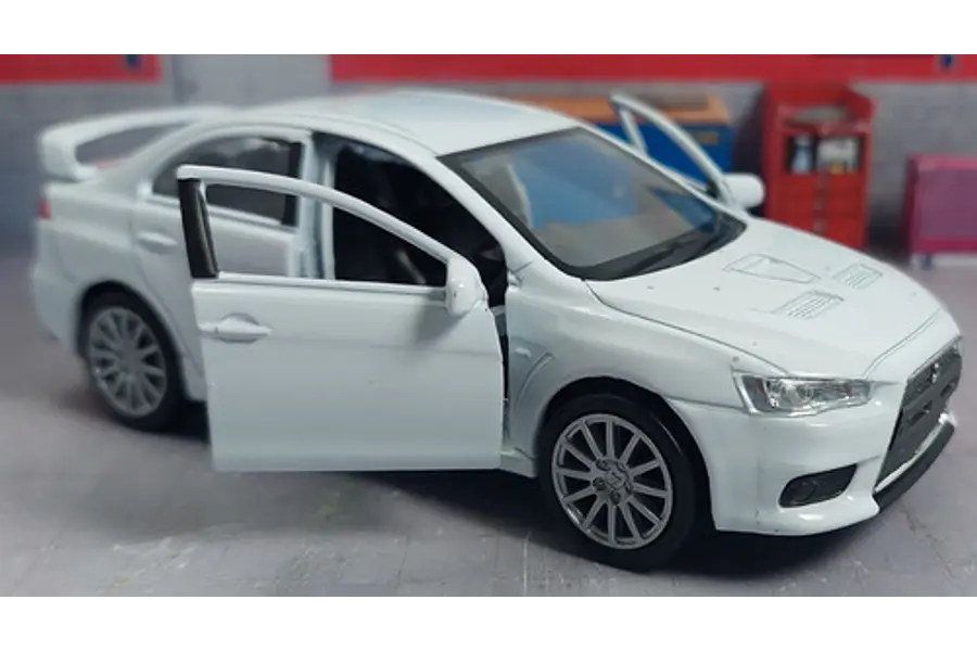 Mitsubishi Lancer Evolution X blanco 1/36, Kinsmart
