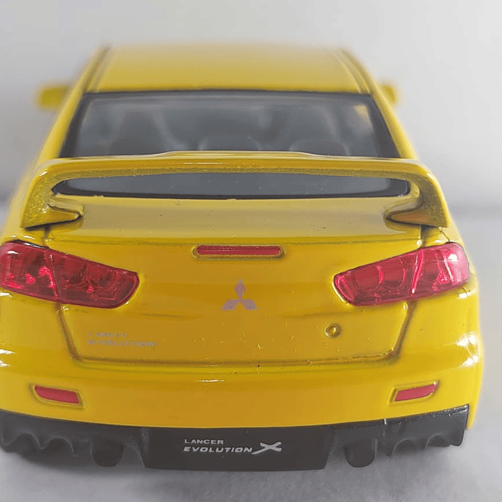 Mitsubishi Lancer Evolution X amarillo 1/36, Kinsmart- 5