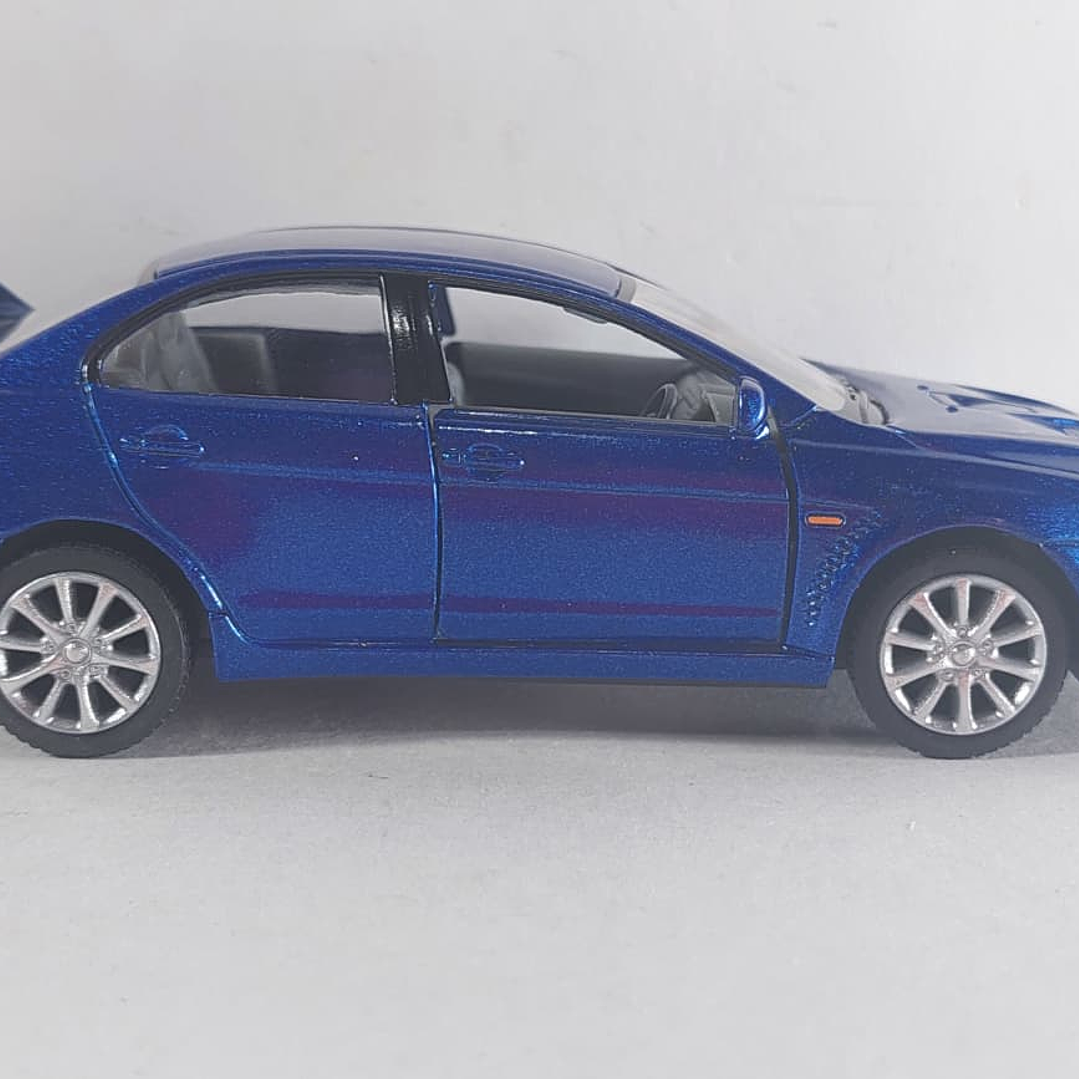 Mitsubishi Lancer Evolution X azul 1/36, Kinsmart 5
