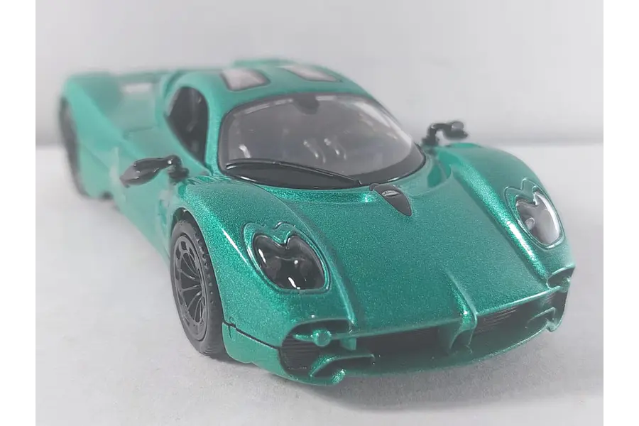 Pagani Utopia, marca RMZ Escala 1-36 VERDE
