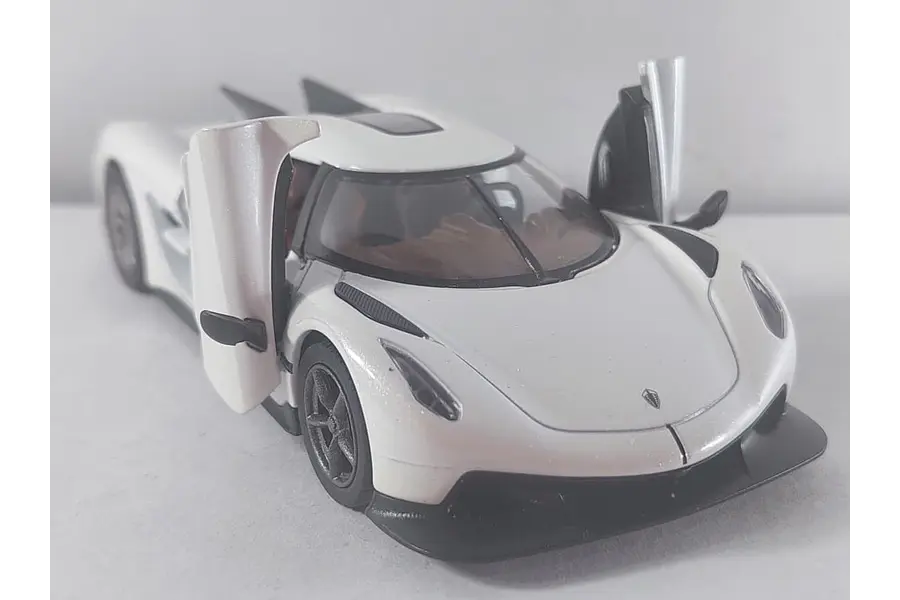KOENINSEGG JESKO BLANCO ESCALA 1/36 KINSMART