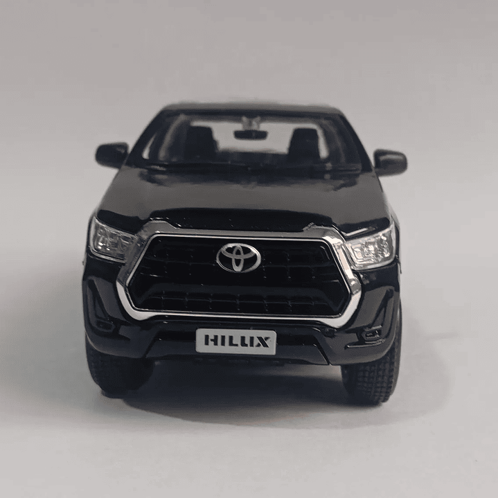 Toyota hilux negra ESCALA 1-24 marca maisto 7