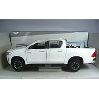 Toyota hilux BLANCA ESCALA 1-24 marca maisto