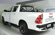 Toyota hilux BLANCA ESCALA 1-24 marca maisto