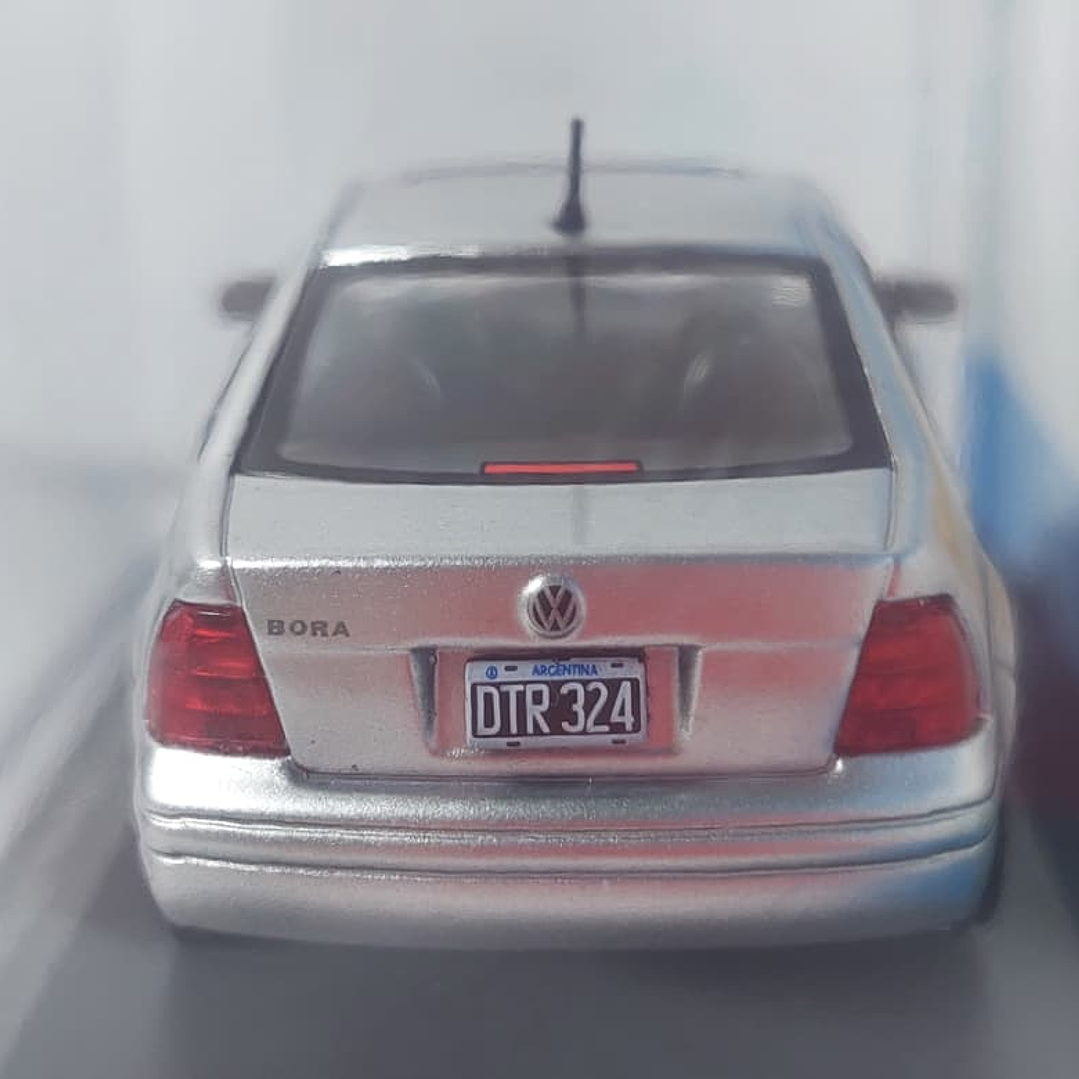 Volkswagen JETTA PLATAEADO Ixo, Escala 1-43 2