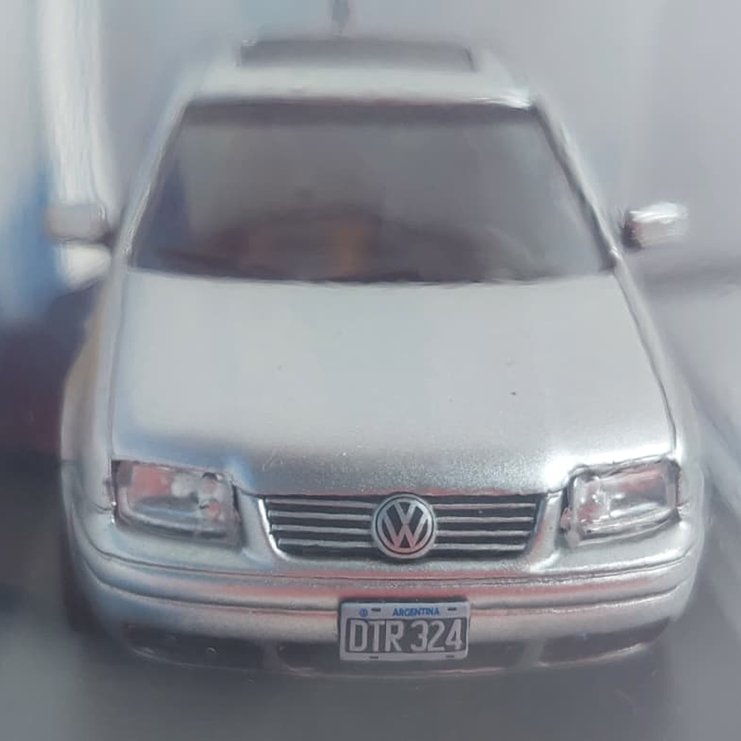 Volkswagen JETTA PLATAEADO Ixo, Escala 1-43 3