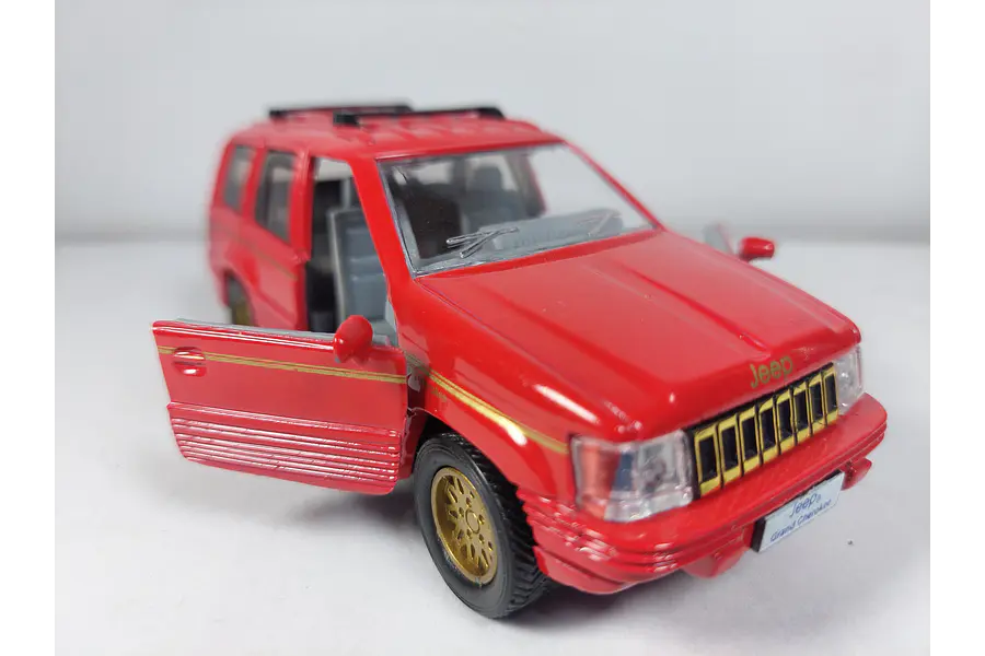 Jeep gran Cherokee marca sunny escala 1/32