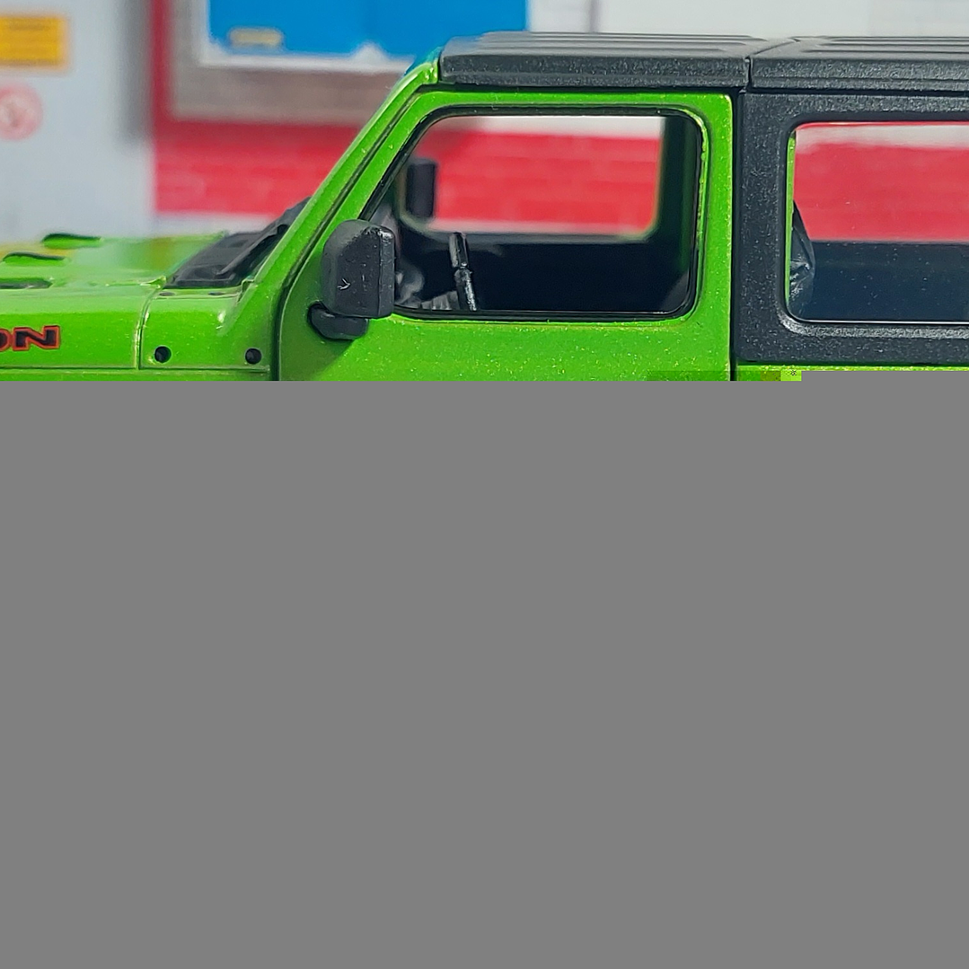 Jeep Wrangler VERDE Escala 1/34 Marca Kinsmart 5