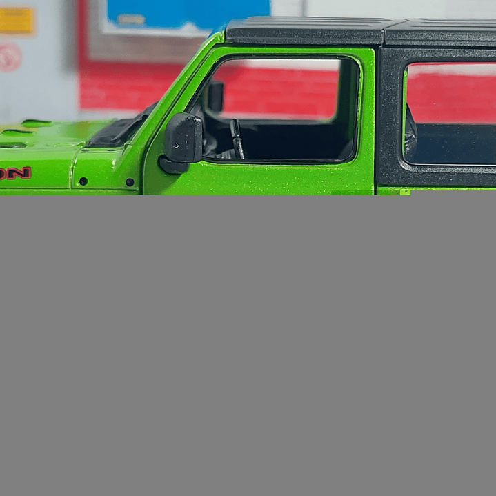 Jeep Wrangler VERDE Escala 1/34 Marca Kinsmart 5