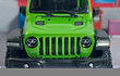 Jeep Wrangler VERDE Escala 1/34 Marca Kinsmart