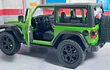 Jeep Wrangler VERDE Escala 1/34 Marca Kinsmart