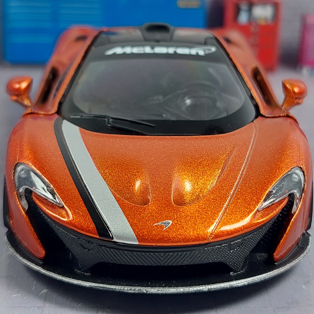 McLaren P1 NARANJA Kinsmart, Escala 1-36 3