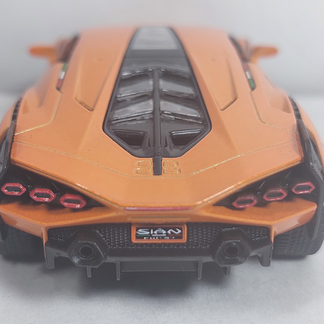 Lamborghini Sian FKP 37 naranja Kinsmart, Escala 1-36 10