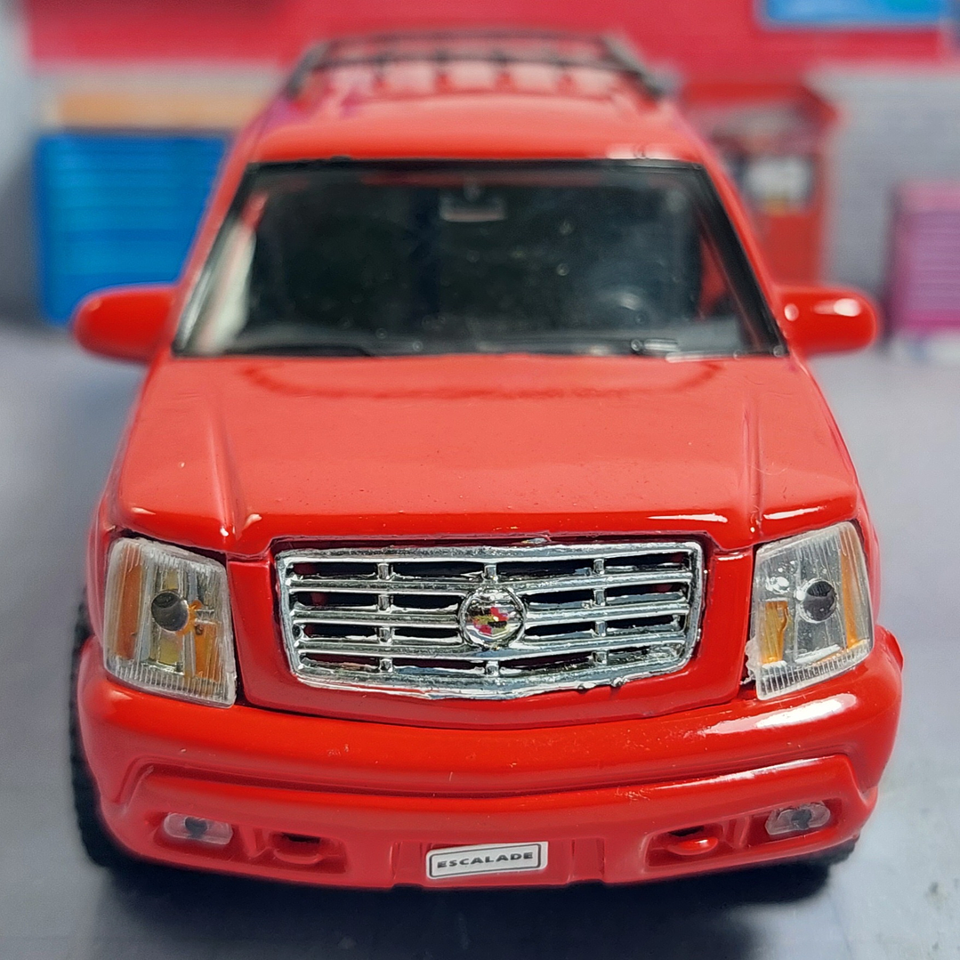 Cadillac Escalade 2002 ROJO 1/36 WELLY 2