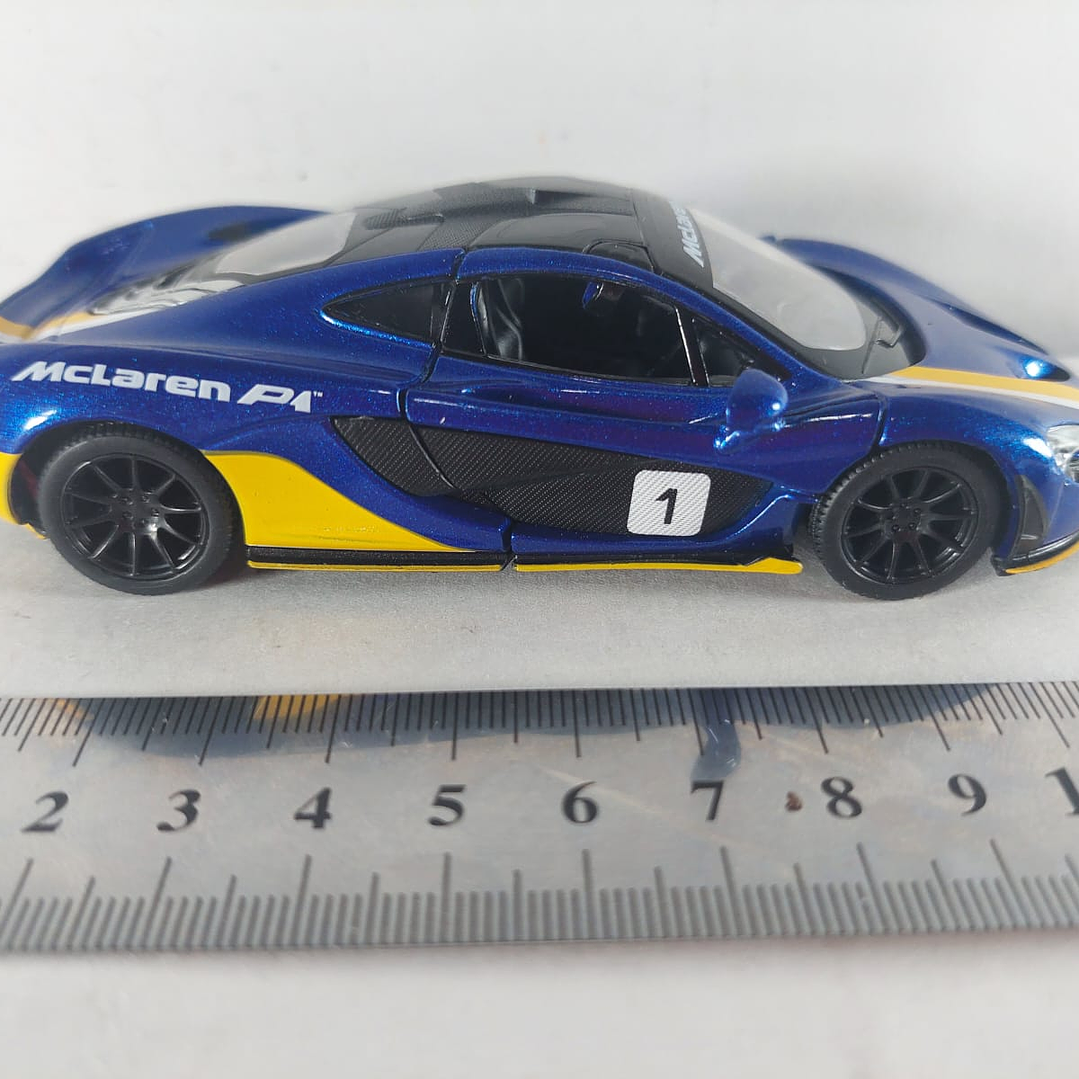 McLaren P1 AZUL Kinsmart, Escala 1-36 3