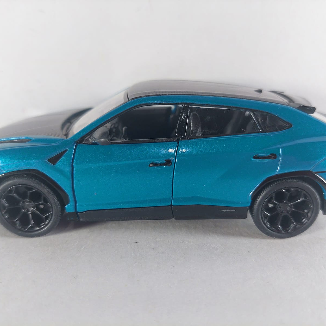 Lamborghini Urus performante VERDE 1/36, kinsmart 3