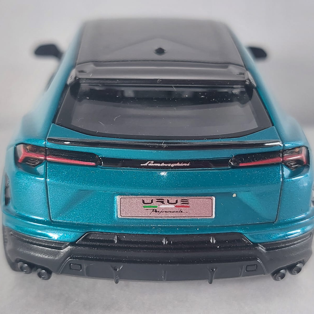 Lamborghini Urus performante VERDE 1/36, kinsmart 5