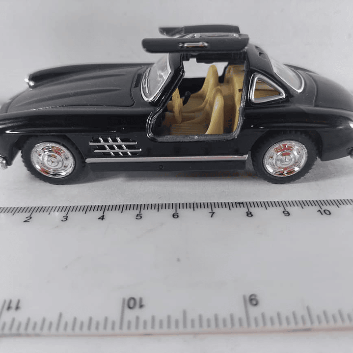Mercedes-Benz 300SL 1954 ALAS DE GAVIOTA, Kinsmart, 1-36 NEGRO 3