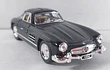 Mercedes-Benz 300SL 1954 ALAS DE GAVIOTA, Kinsmart, 1-36 NEGRO