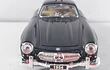 Mercedes-Benz 300SL 1954 ALAS DE GAVIOTA, Kinsmart, 1-36 NEGRO