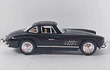 Mercedes-Benz 300SL 1954 ALAS DE GAVIOTA, Kinsmart, 1-36 NEGRO