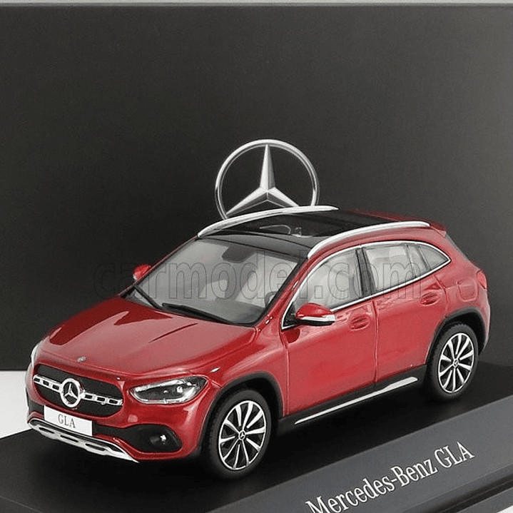 MERCEDES BENZ GLA  H247  ROJO ESCALA 1/43 SPARK 1