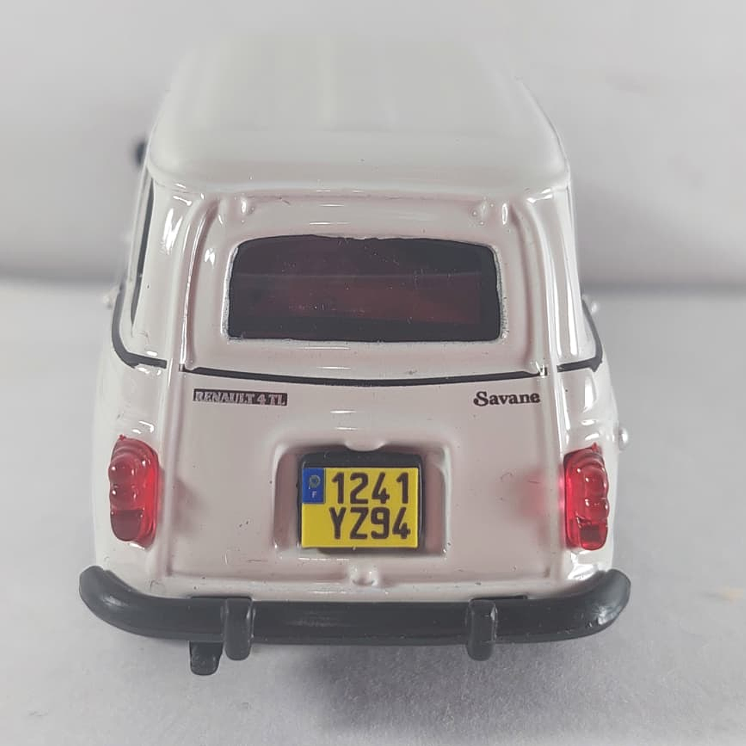 Renault 4, blanco Escala 1:43 MARCA BURAGO 2